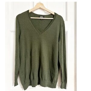 Lord + Taylor Merino Wool V Neck Sweater Sz LX